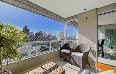 Imagem: O apartamento possui 2 Dormitórios, 1 Suíte, 4 Banheiros