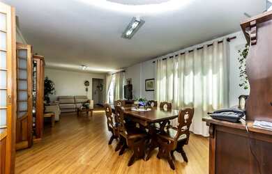 Imagem: O apartamento e possui 3 Dormitórios, 1 Suíte, 2 Banheiros