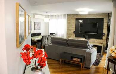 Imagem: O apartamento possui 1 Banheiro, 4 Vagas na garagem, 190m²