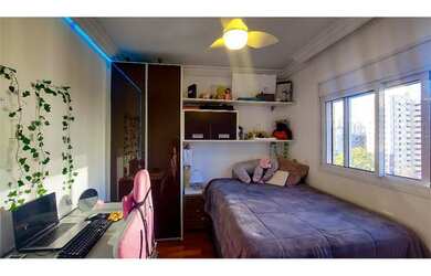 Imagem: O apartamento possui 4 Dormitórios, 1 Suíte, 5 Banheiros