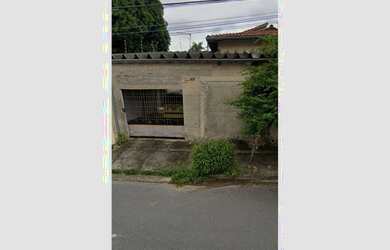 Imagem: A casa possui 4 Dormitórios, 3 Suítes, 6 Banheiros, 10 Vagas