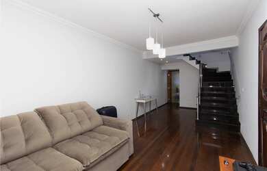 Imagem: A casa à venda possui 3 Dormitórios, 1 Suíte, 4 Banheiros