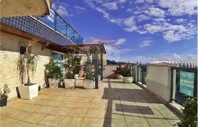 Imagem: O apartamento na cobertura possui 4 Dormitórios, 5 Banheiros