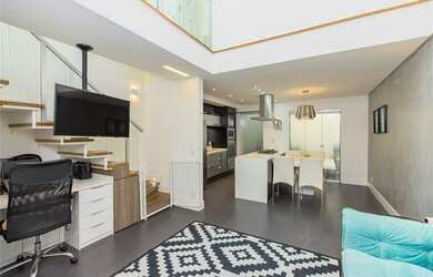 Imagem: A casa em condomínio possui 2 Dormitórios, 2 Suítes, 5 Banheiros