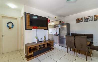 Imagem: O apartamento possui 2 Dormitórios, 1 Banheiro, 1 Vaga na garagem