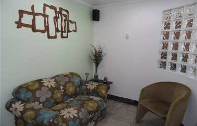 Imagem: A sala comercial possui 1 Vaga na garagem, 33m² de Área e