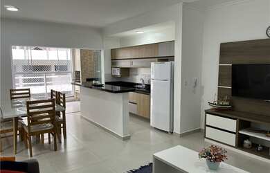 Imagem: O apartamento possui 2 Dormitórios, 1 Suíte, 2 Banheiros