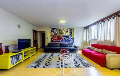 Imagem: O apartamento possui 3 Dormitórios, 1 Suíte, 4 Banheiros