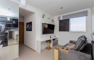 Imagem: O apartamento possui 2 Dormitórios, 1 Banheiro, 1 Vaga na garagem