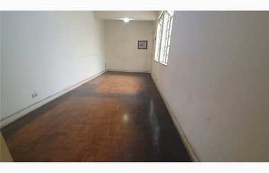 Imagem: O apartamento possui 2 Dormitórios, 1 Banheiro e 104m² de