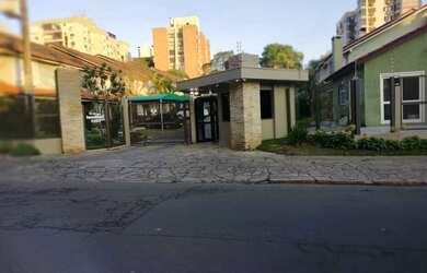 Imagem: A casa possui 2 Dormitórios, 1 Banheiro, 1 Vaga na garagem