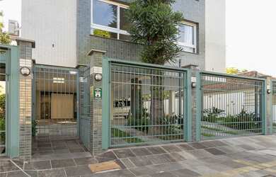 Imagem: O apartamento e possui 2 Dormitórios, 1 Suíte, 2 Banheiros