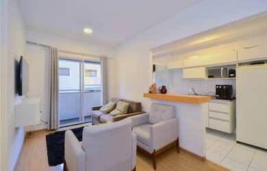 Imagem: O apartamento e possui 1 Dormitório, 1 Suíte, 2 Banheiros