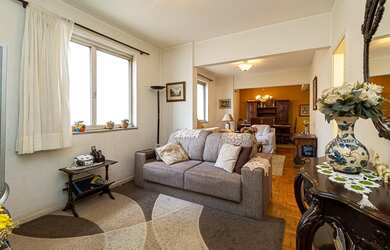 Imagem: O apartamento possui 3 Dormitórios, 1 Suíte, 4 Banheiros