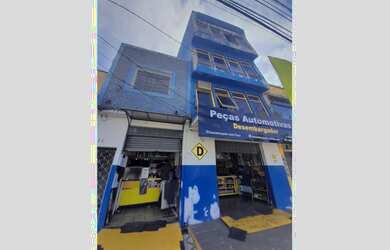 Imagem: A loja possui 1 Vaga na garagem, 325m² de Área e está localizado