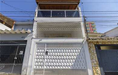 Imagem: A casa possui 3 Dormitórios, 1 Suíte, 3 Banheiros, 2 Vagas