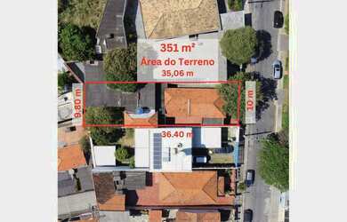 Imagem: O terreno possui 4 Vagas na garagem, 351m² de Área e Imóvel