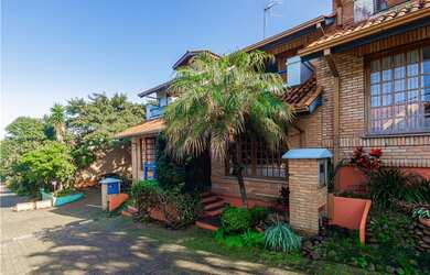 Imagem: A casa possui 2 Dormitórios, 2 Banheiros, 1 Vaga na garagem