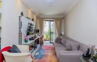 Imagem: O apartamento possui 2 Dormitórios, 1 Suíte, 3 Banheiros