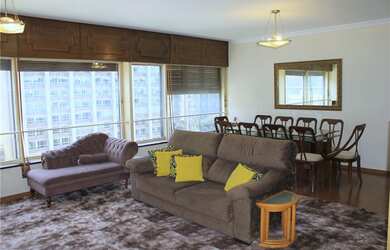 Imagem: O apartamento possui 3 Dormitórios, 3 Banheiros, 166m² de