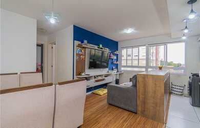 Imagem: O apartamento possui 2 Dormitórios, 1 Banheiro, 1 Vaga na garagem