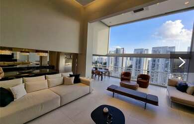 Imagem: O apartamento possui 3 Dormitórios, 3 Suítes, 8 Banheiros