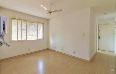 Imagem: O apartamento possui 2 Dormitórios, 1 Suíte, 2 Banheiros