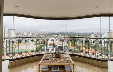 Imagem: O apartamento possui 4 Dormitórios, 4 Suítes, 6 Banheiros