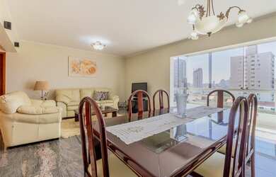 Imagem: O apartamento possui 4 Dormitórios, 1 Suíte, 3 Banheiros