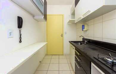 Imagem: O apartamento possui 1 Banheiro, 1 Vaga na garagem, 44m² de