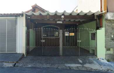 Imagem: A casa possui 2 Dormitórios, 1 Suíte, 2 Banheiros, 2 Vagas