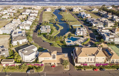 Imagem: O terreno possui 511m² de Área e está localizado em Arpoador