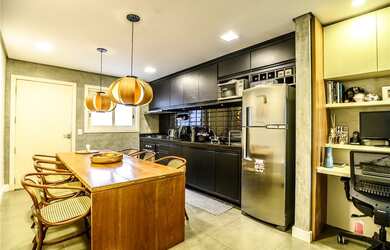 Imagem: A casa em condomínio possui 2 Dormitórios, 1 Banheiro, 2 Vagas