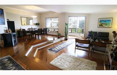 Imagem: O apartamento possui 3 Dormitórios, 1 Suíte, 3 Banheiros