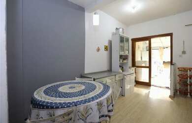 Imagem: A casa à venda possui 3 Dormitórios, 2 Banheiros, 2 Vagas