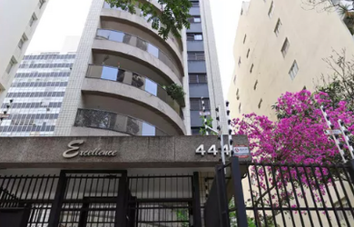 Imagem: O apartamento possui 4 Dormitórios, 4 Suítes, 6 Banheiros