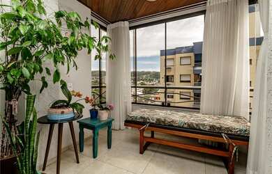 Imagem 3: Apartamento mobiliado 2 dormitórios com 1 vaga de garagem à venda no bairro Partenon em Po