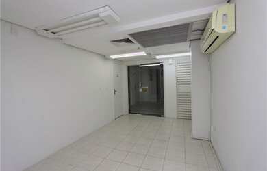 Imagem: A sala comercial possui 97m² de Área Privada e está localizado