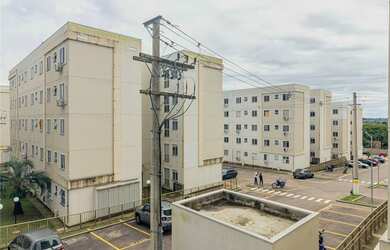 Imagem: O apartamento possui 2 Dormitórios, 1 Banheiro, 1 Vaga na garagem