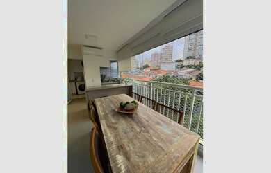 Imagem: O apartamento possui 2 Dormitórios, 1 Suíte, 2 Banheiros