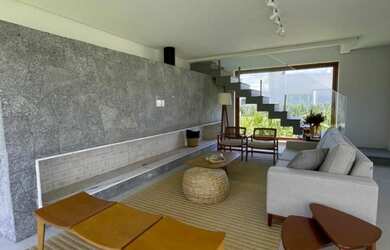 Imagem: A casa em condomínio possui 4 Dormitórios, 4 Suítes, 9 Banheiros