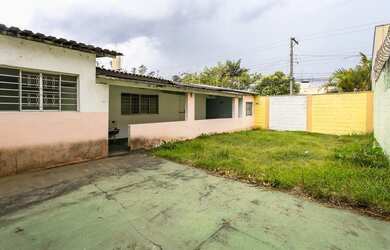 Imagem: A casa possui 7 Dormitórios, 4 Suítes, 8 Banheiros, 4 Vagas