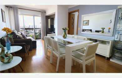 Imagem: O apartamento possui 3 Dormitórios, 1 Suíte, 2 Banheiros