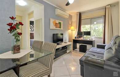 Imagem: O apartamento possui 2 Dormitórios, 1 Banheiro, 1 Vaga na garagem