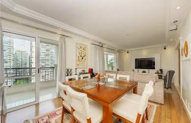 Imagem: O apartamento possui 4 Dormitórios, 2 Suítes, 5 Banheiros