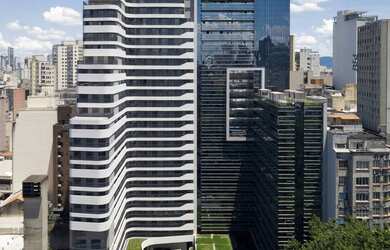 Imagem: O apartamento possui 2 Dormitórios, 1 Suíte, 2 Banheiros