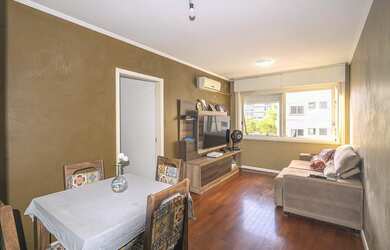 Imagem: O apartamento possui 3 Dormitórios, 1 Suíte, 2 Banheiros