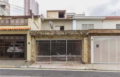 Imagem: A casa possui 5 Dormitórios, 2 Suítes, 4 Banheiros, 2 Vagas