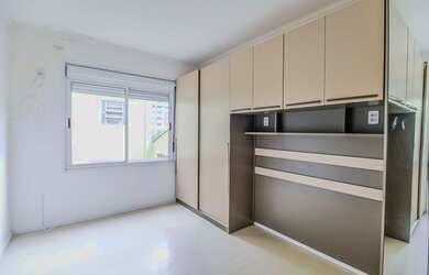 Imagem: O apartamento possui 1 Dormitório, 1 Banheiro, 37m² de Área