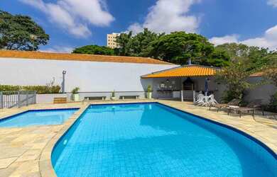 Imagem: O apartamento possui 2 Dormitórios, 1 Suíte, 2 Banheiros